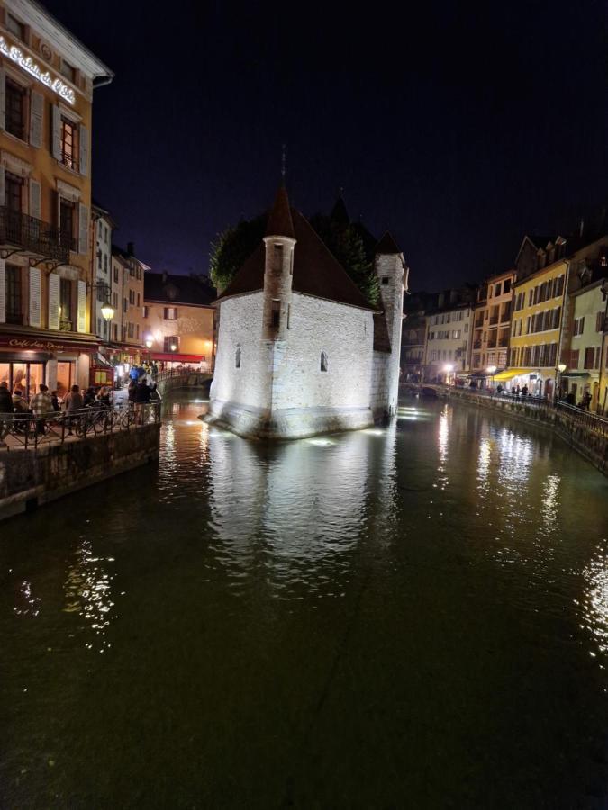 Face Au Lac Annecy Exterior foto